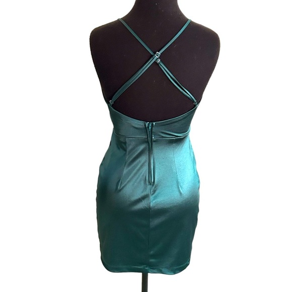 Shiny Emerald Green Mini Dress Size Small - Picture 4 of 8